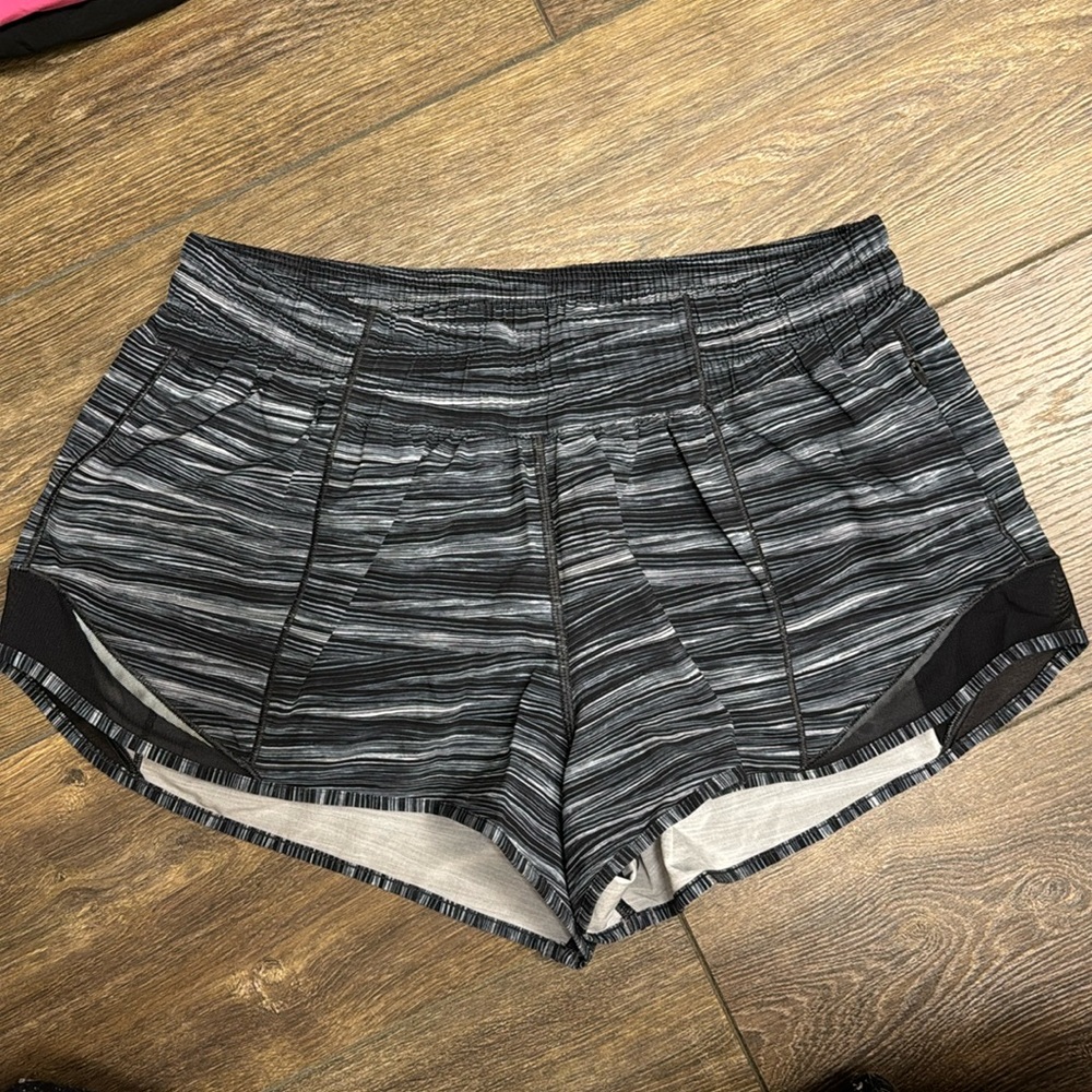 Lululemon Hotty Hot Short 2.5”
